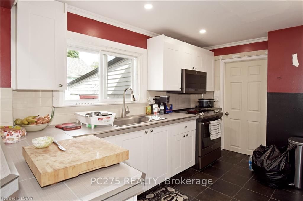 Listing Image 8