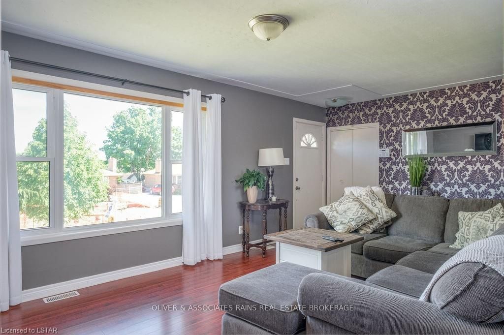 Listing Image 7