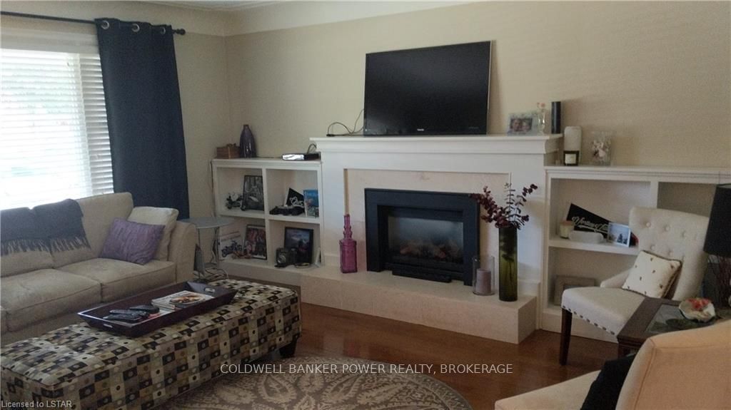 Listing Image 3