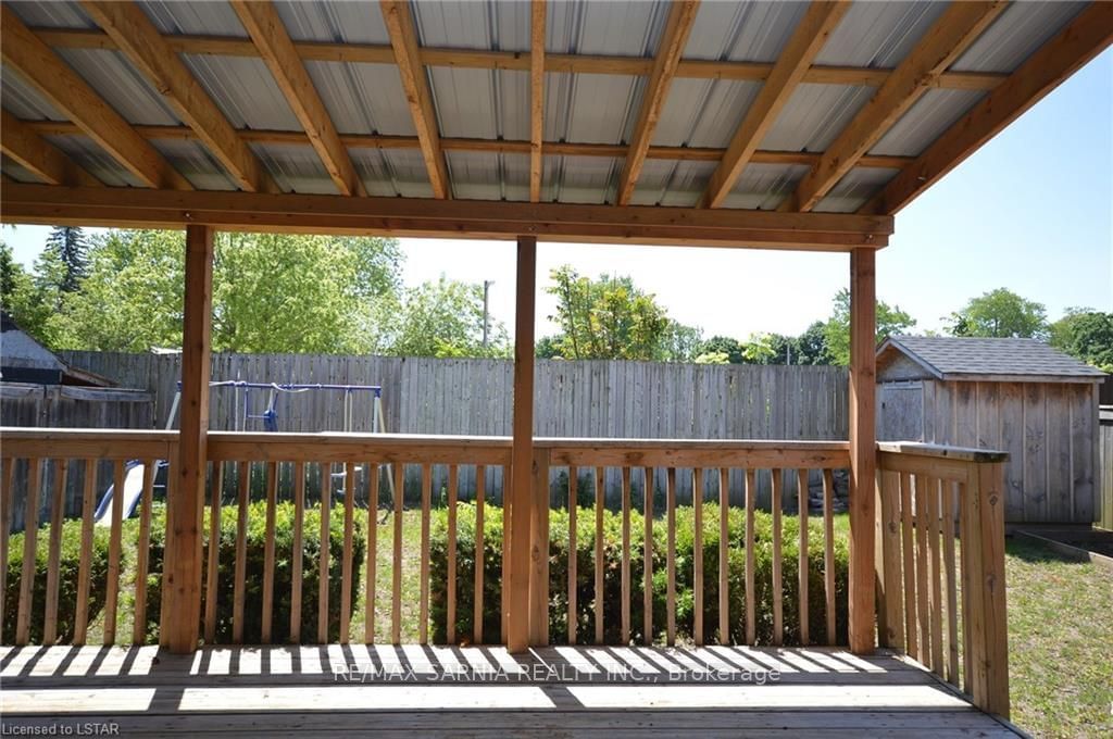 Listing Image 4