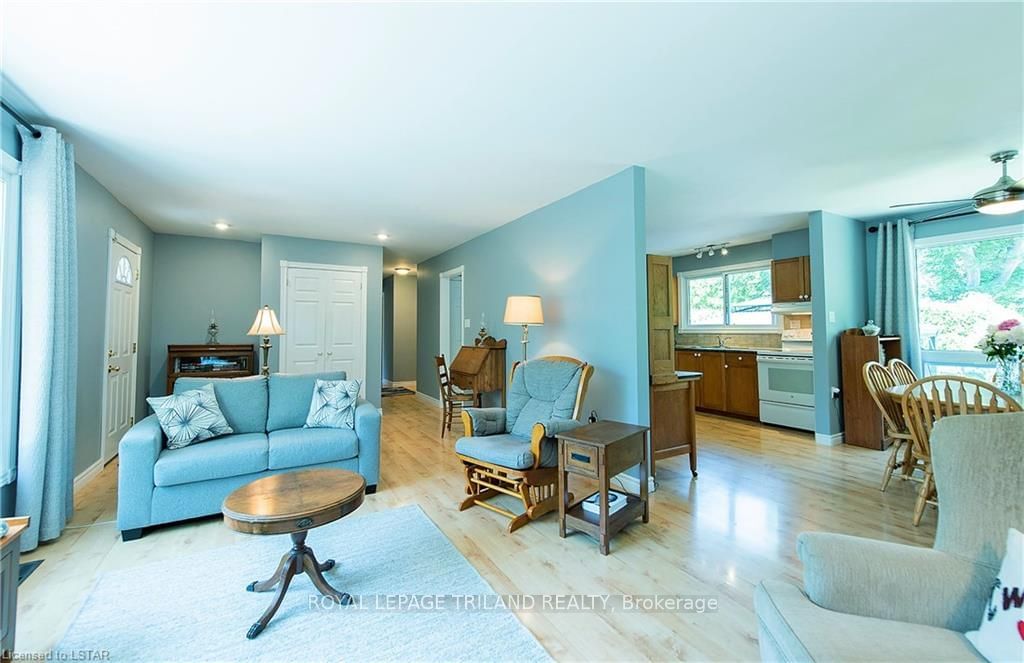 Listing Image 9