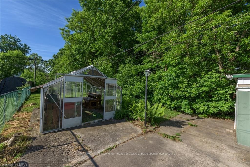 Listing Image 4
