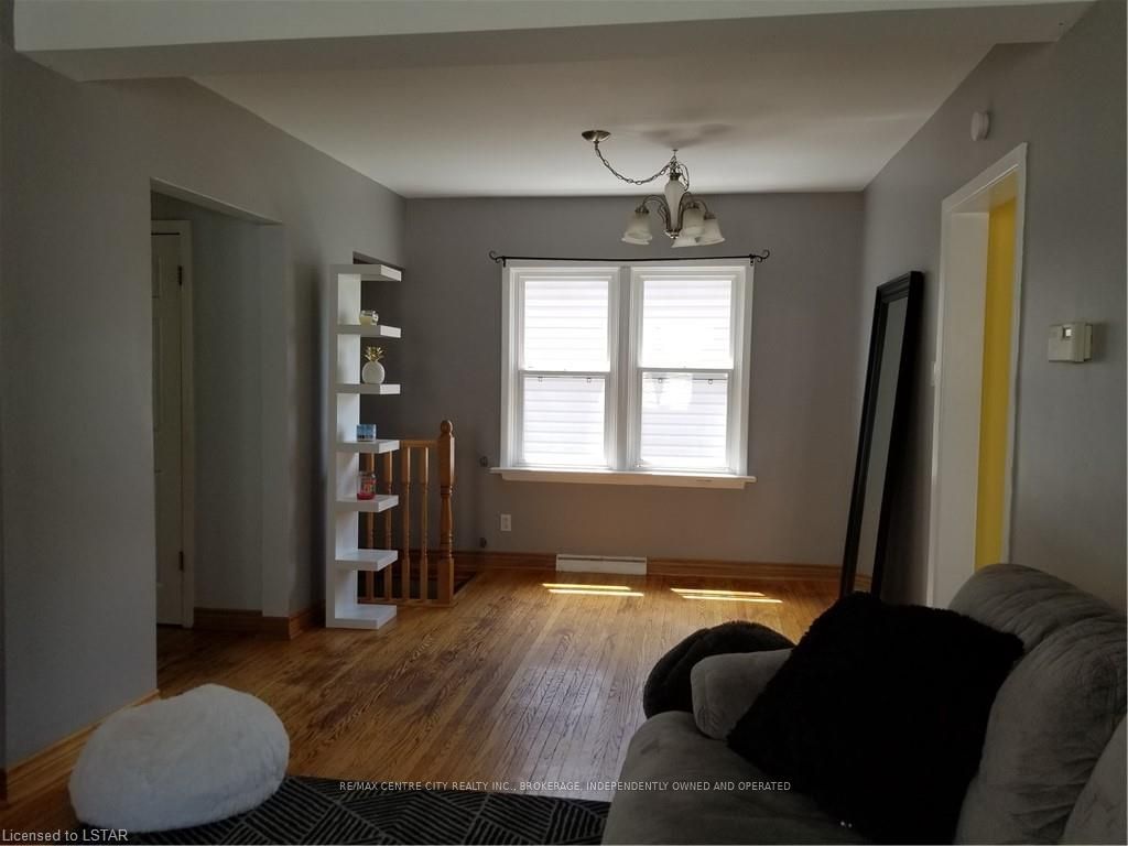 Listing photo 5