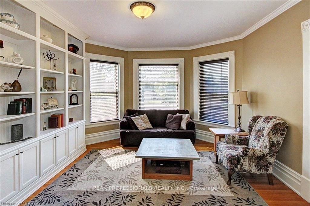 Listing Image 7