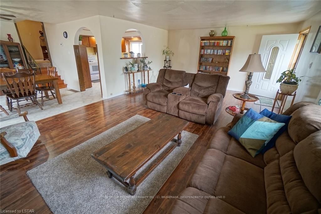 Listing Image 7