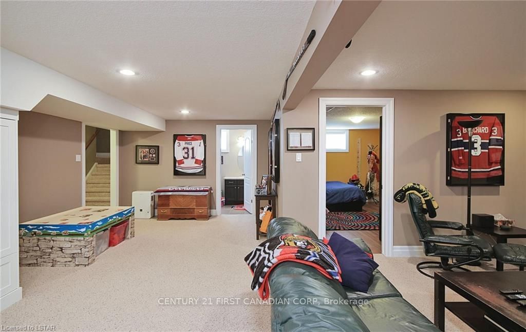 Listing Image 32