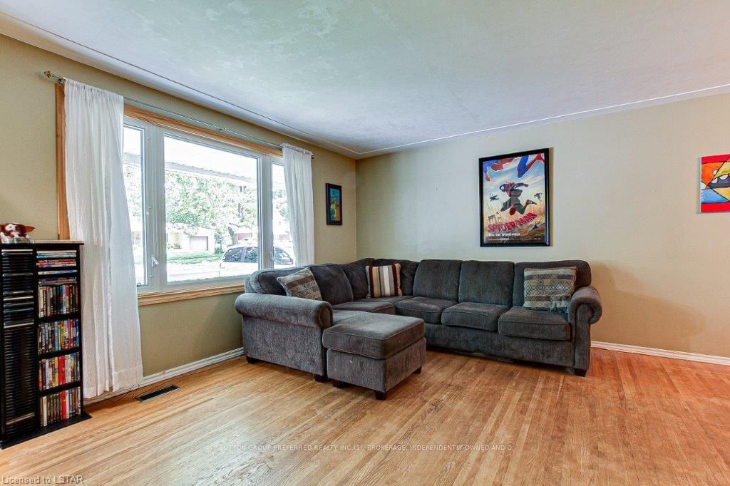 Listing Image 6