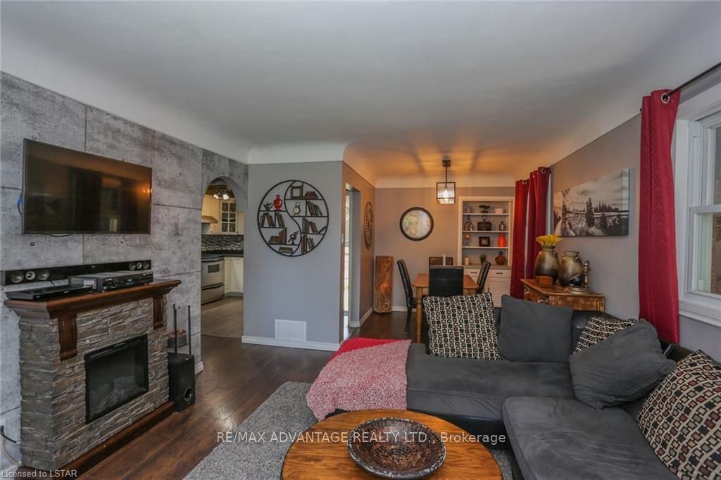 Listing Image 7