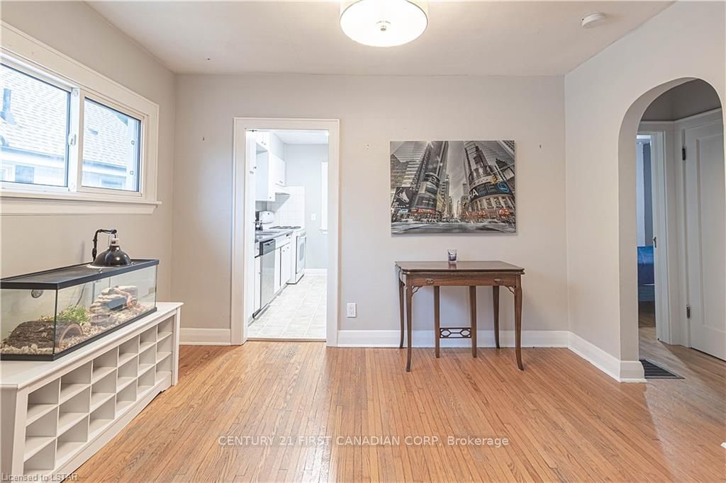 Listing Image 6