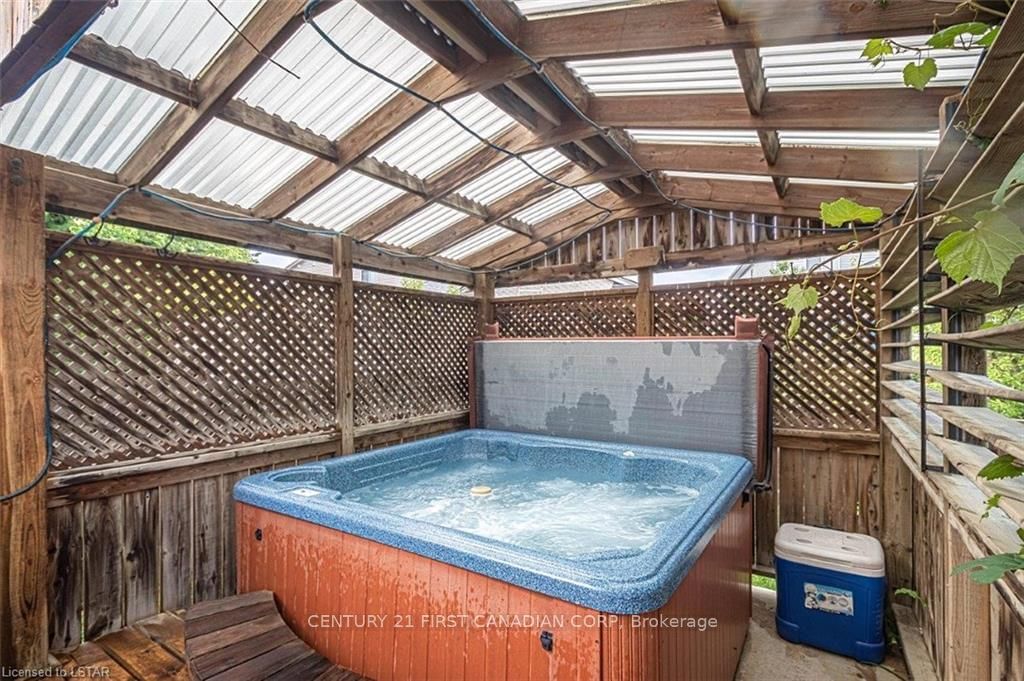 Listing Image 7