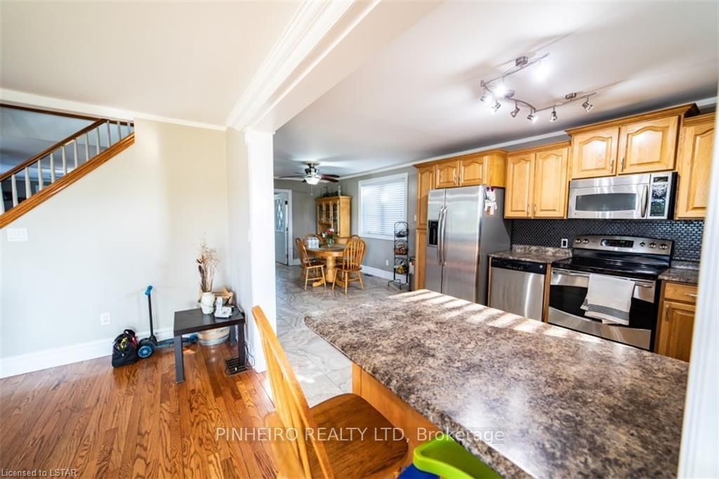 Listing photo 5