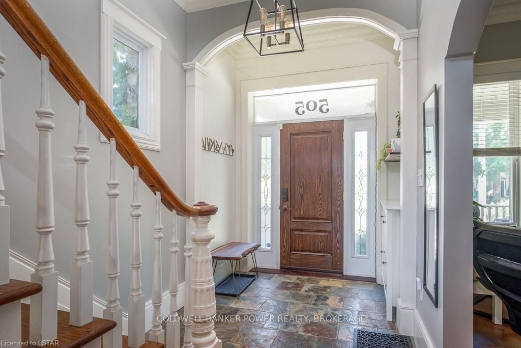Listing Image 7