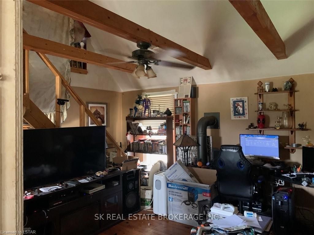 Listing Image 8
