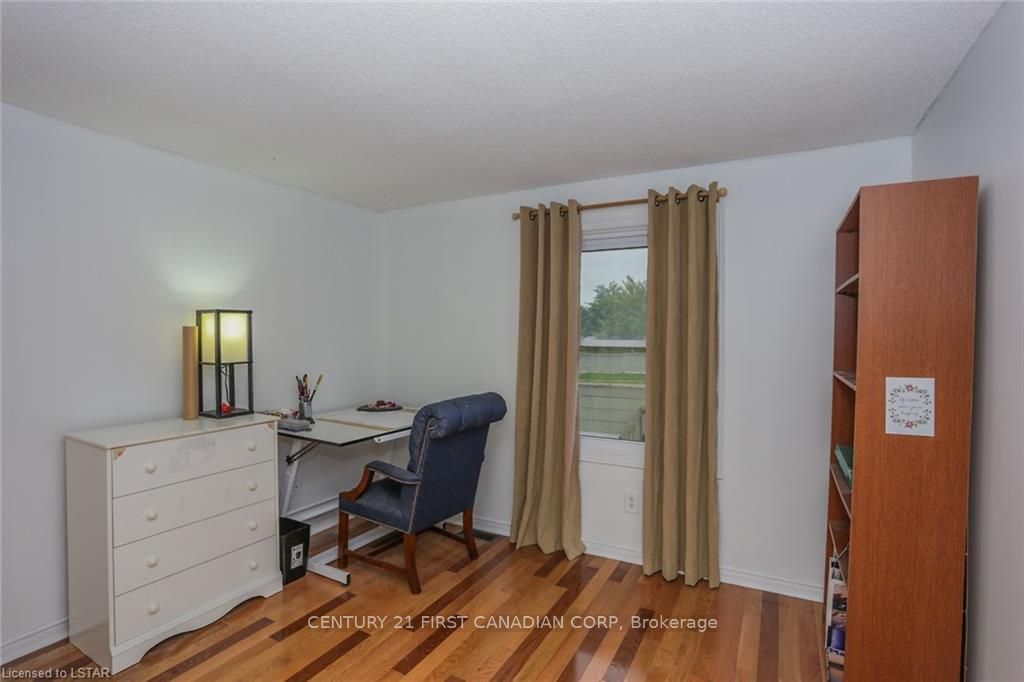 Listing Image 16
