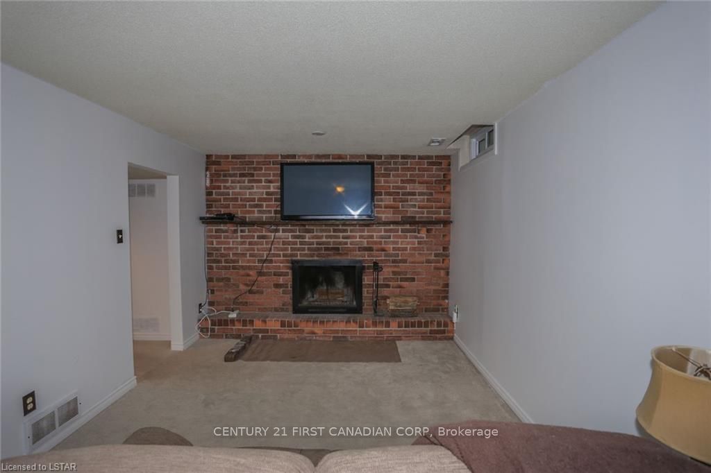 Listing Image 30