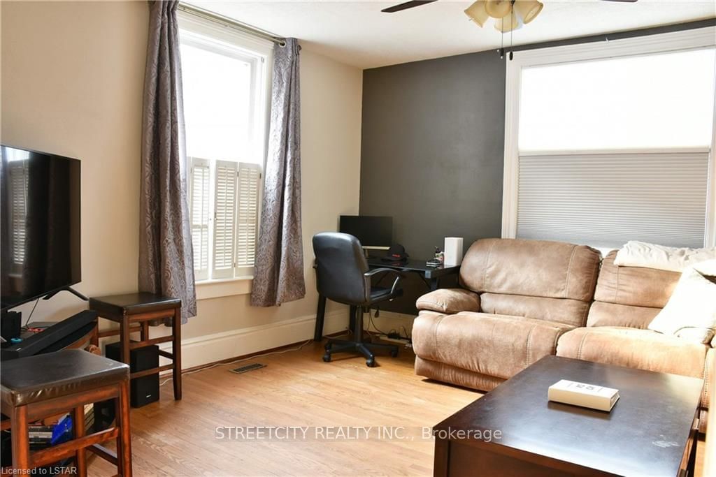 Listing Image 7