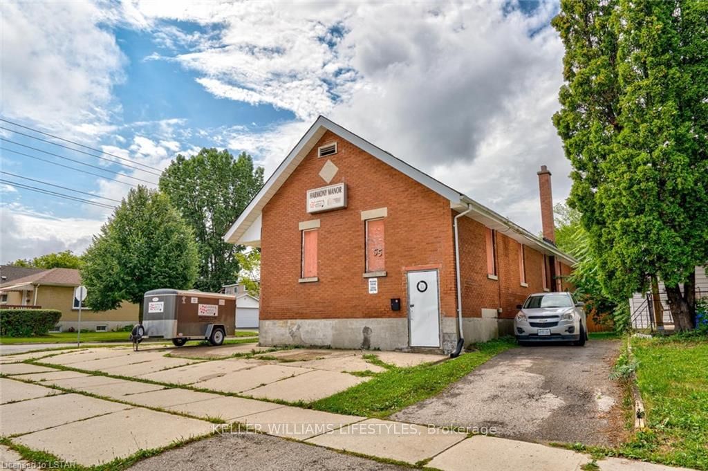 Listing Image 3