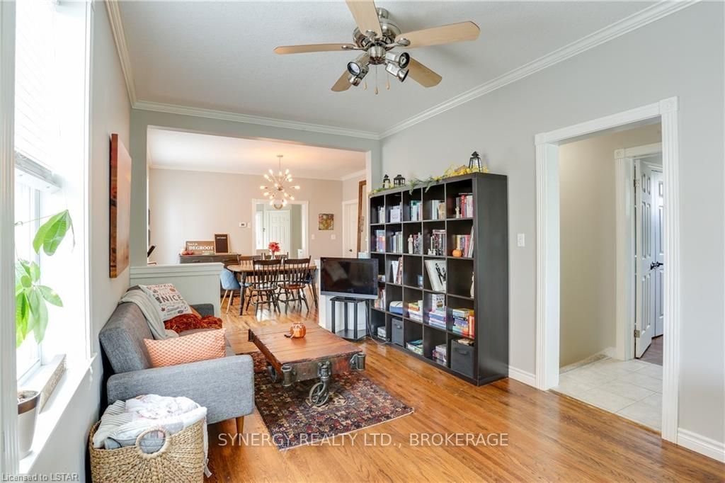 Listing Image 7