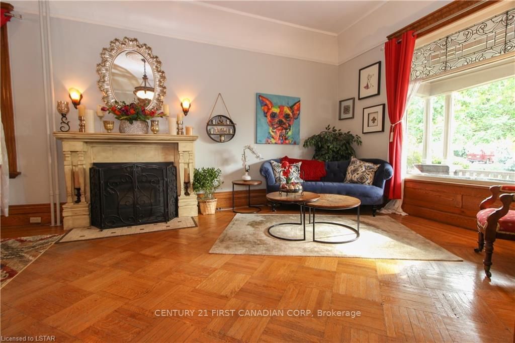Listing Image 7