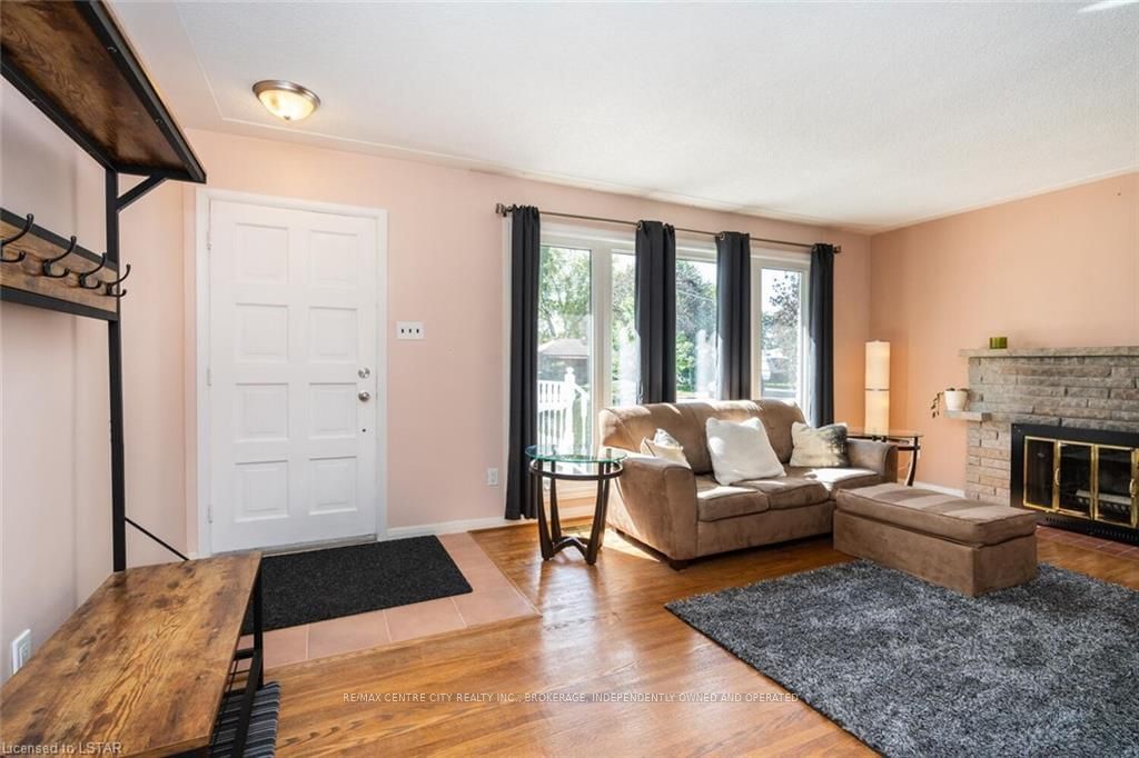 Listing Image 7