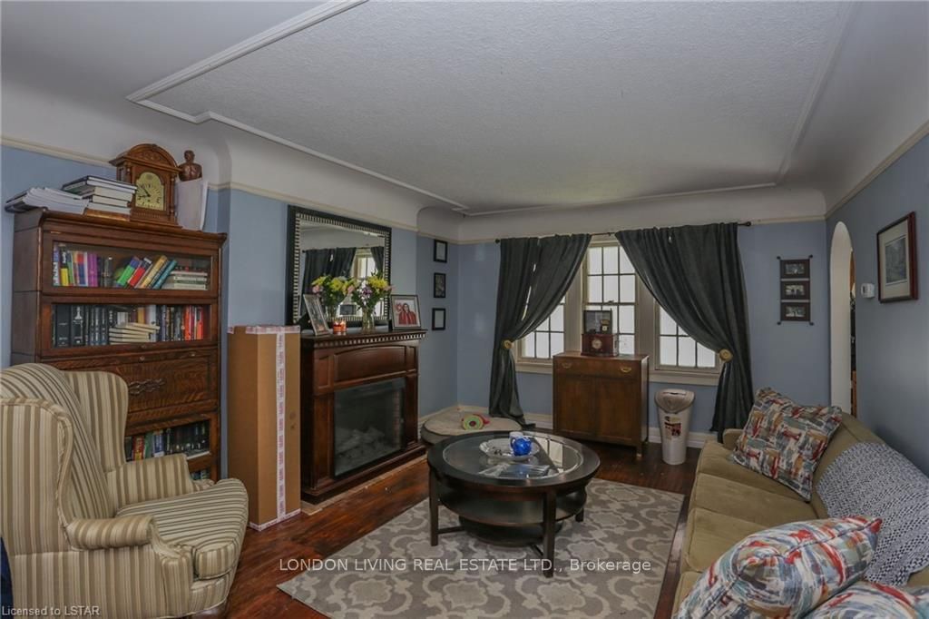 Listing Image 7