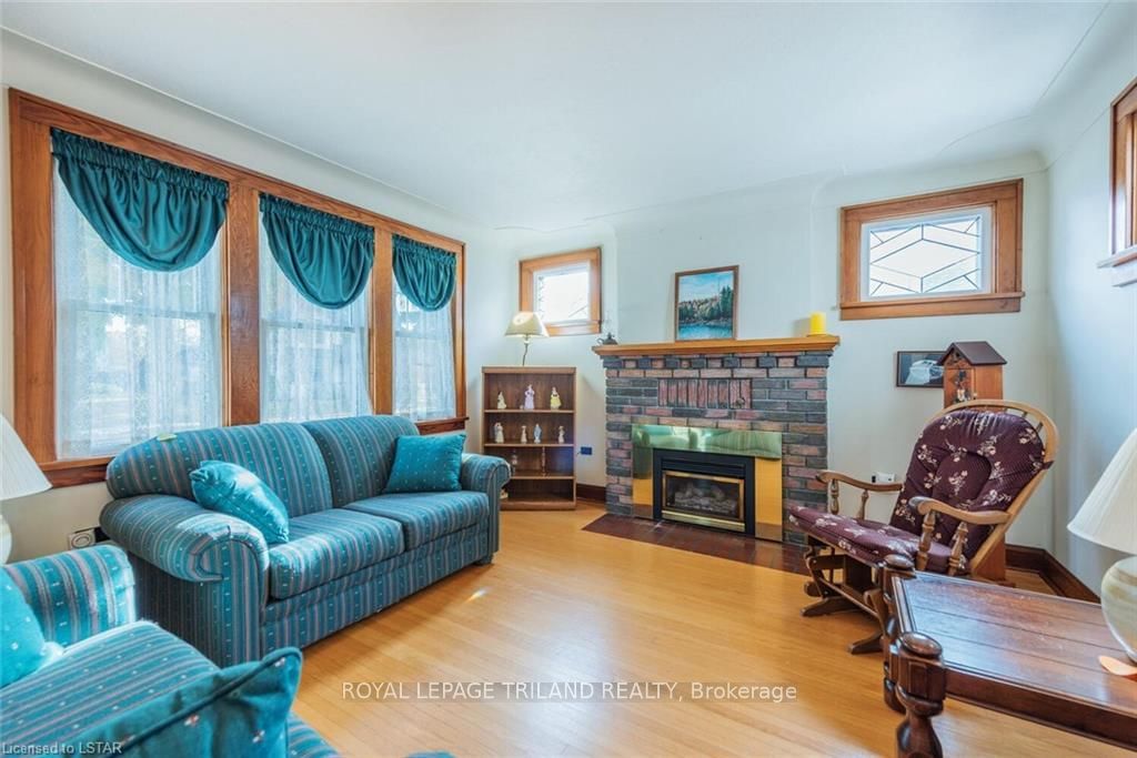 Listing Image 7
