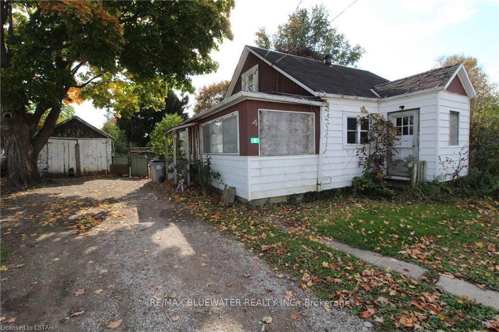 Listing Image 4