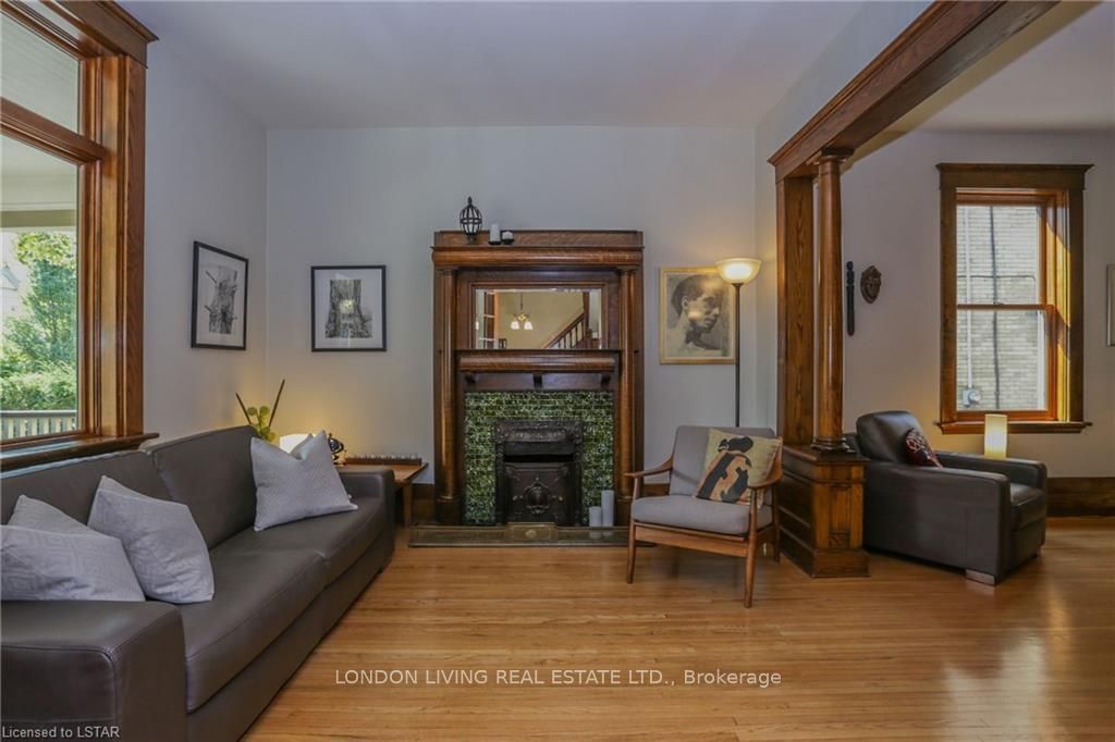 Listing Image 7