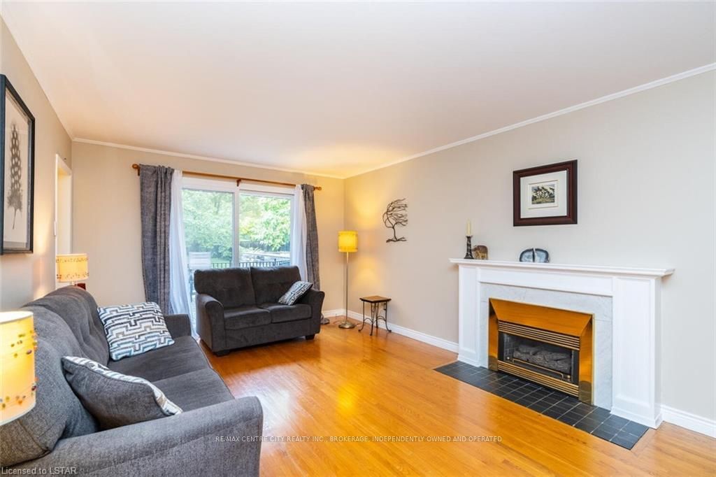 Listing Image 17