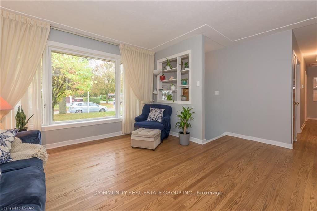 Listing Image 5
