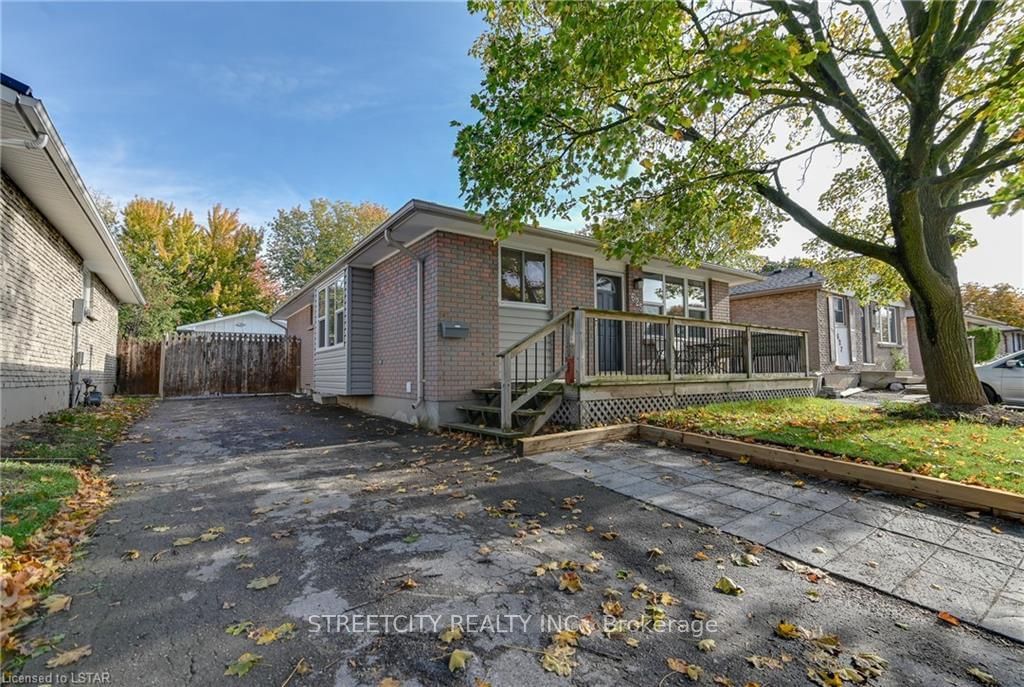 Listing Image 4