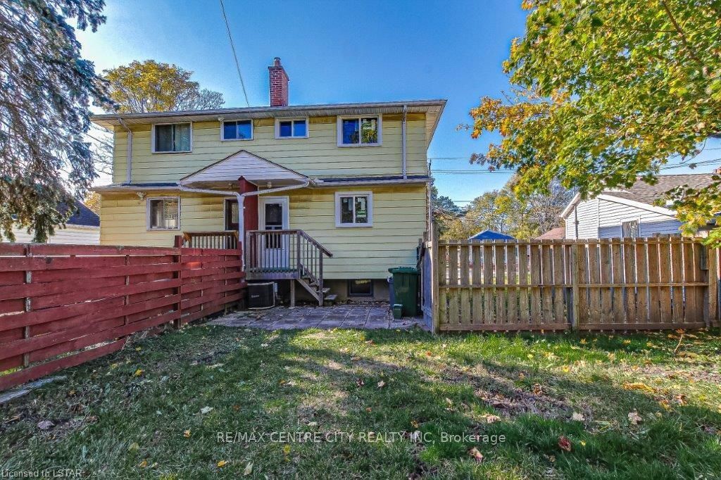 Listing Image 4