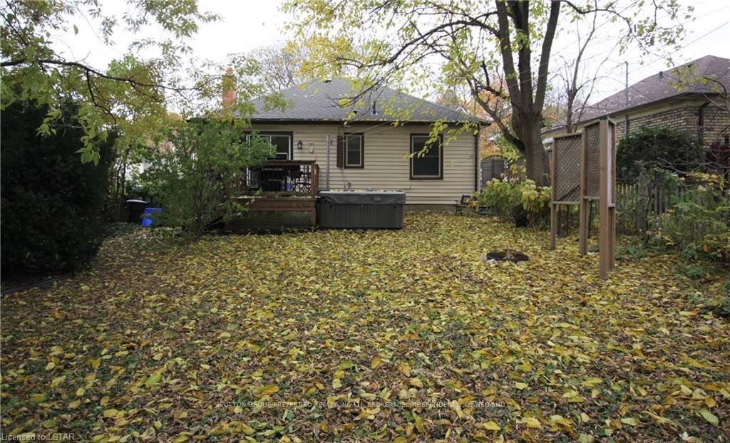 Listing Image 4