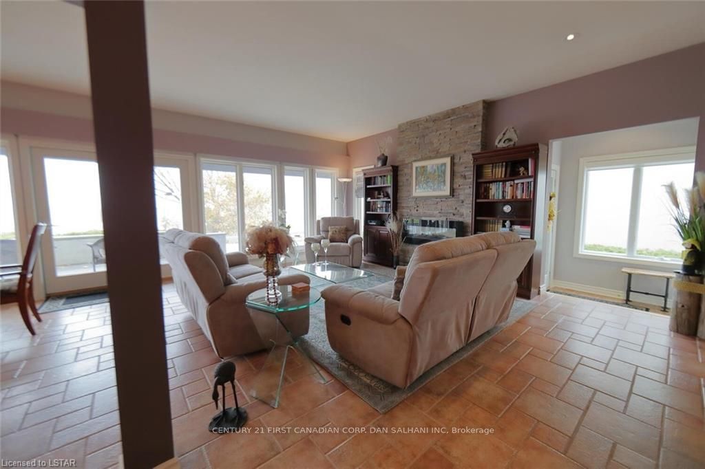 Listing Image 16