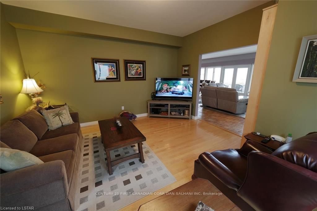 Listing Image 20