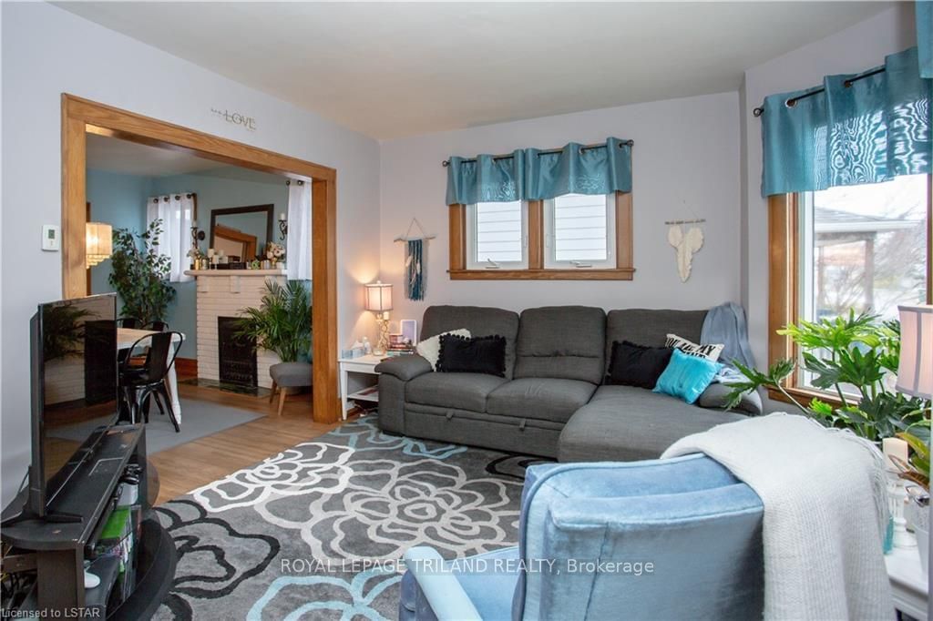 Listing Image 7