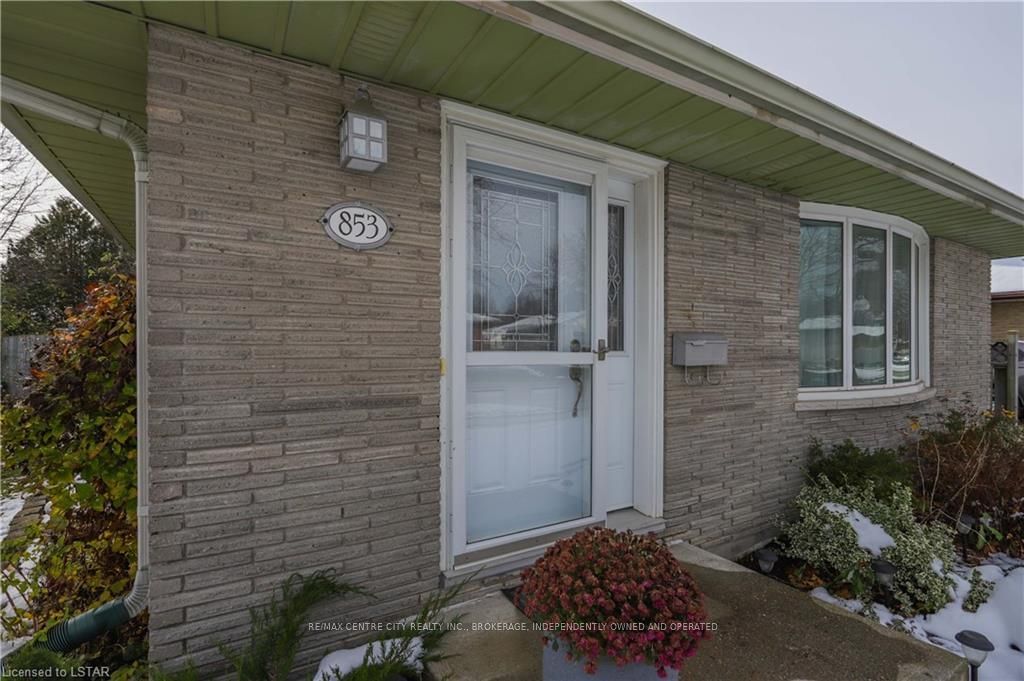 Listing Image 3