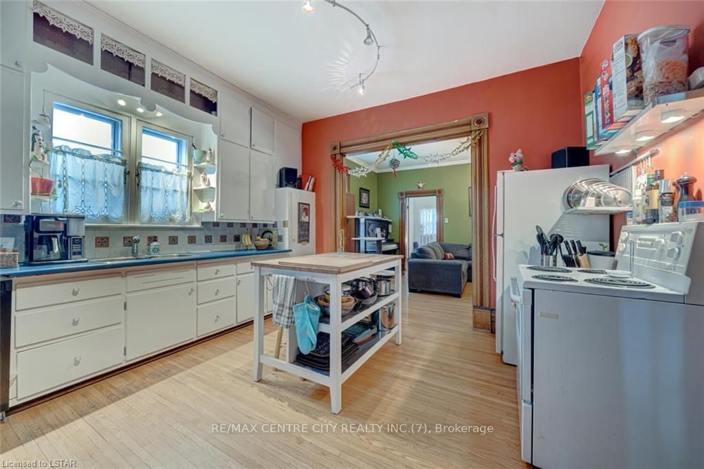 Listing Image 7
