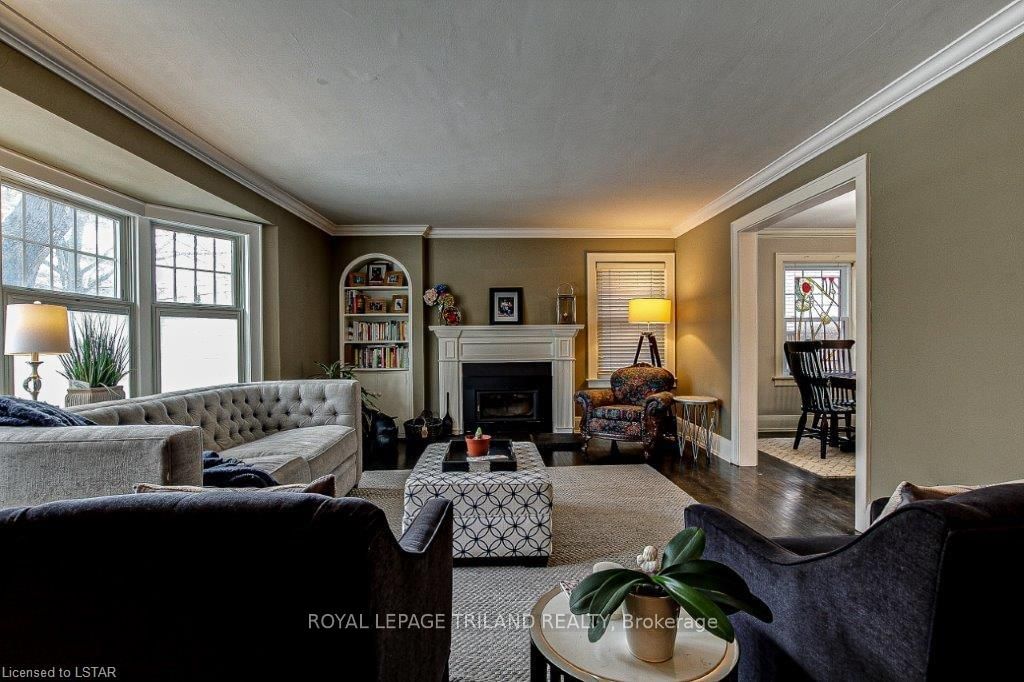 Listing Image 7