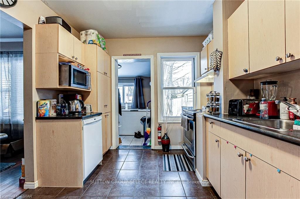 Listing Image 7