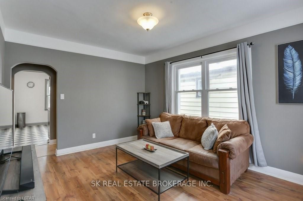 Listing Image 7