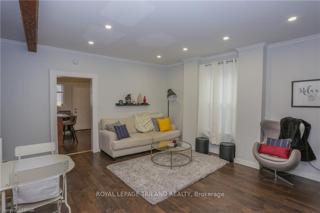 Listing Image 8