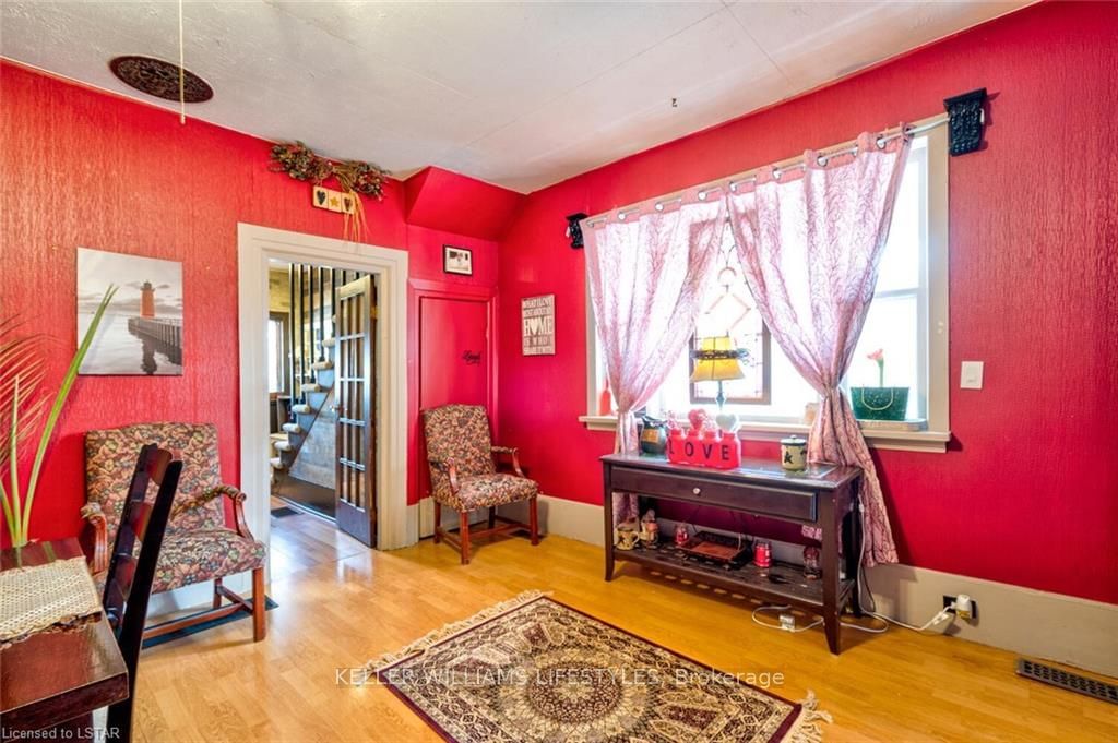 Listing Image 7