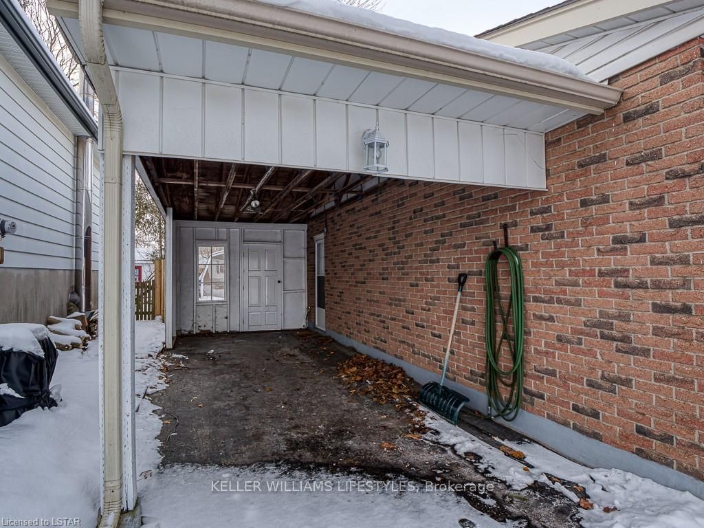 Listing Image 6