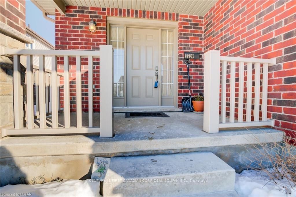 Listing Image 3