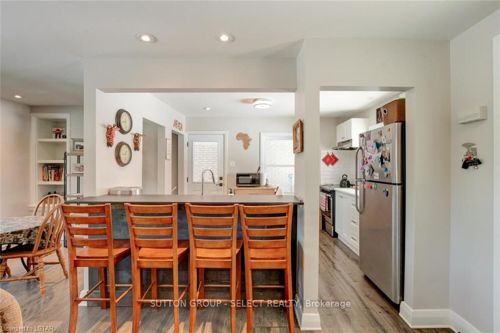 Listing Image 7