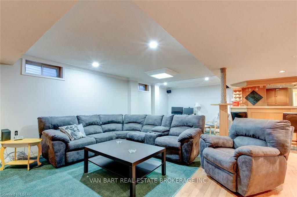 Listing Image 32