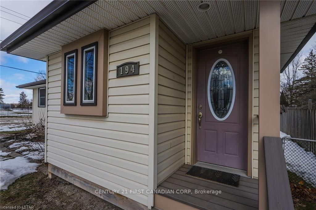 Listing Image 3