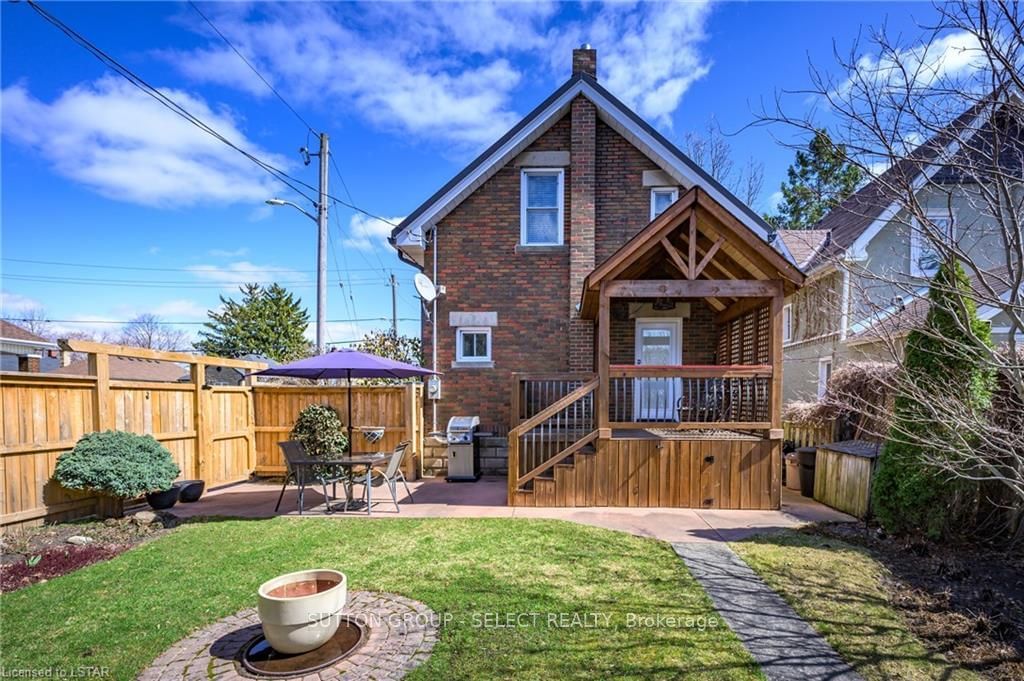 Listing Image 4