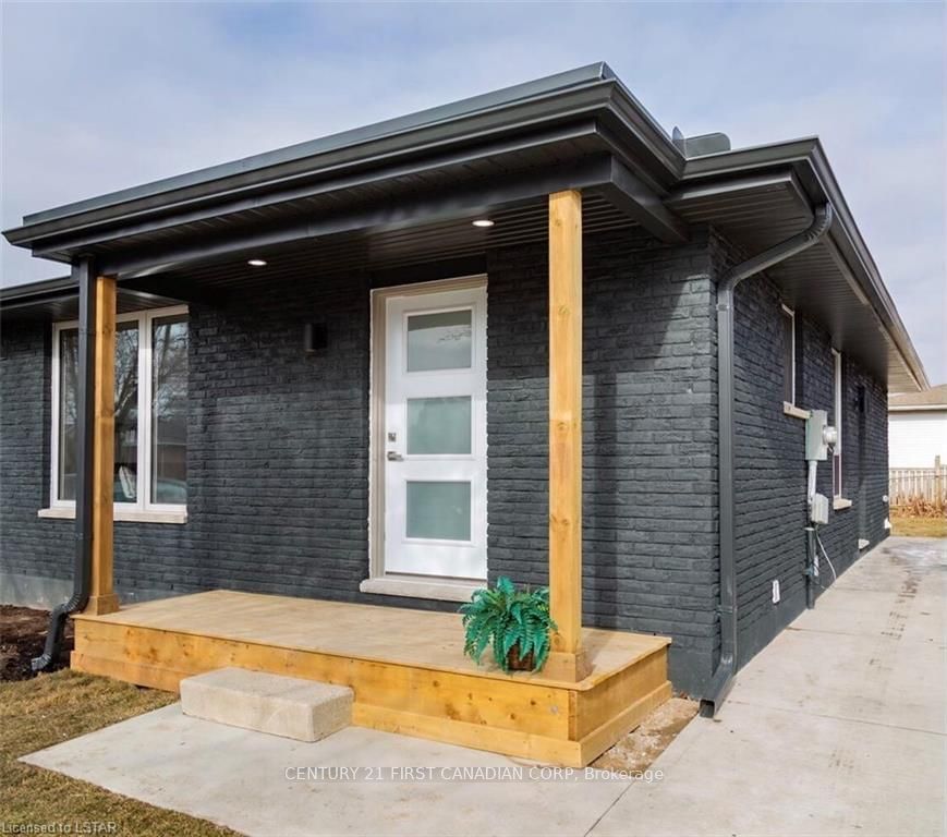 Listing Image 3